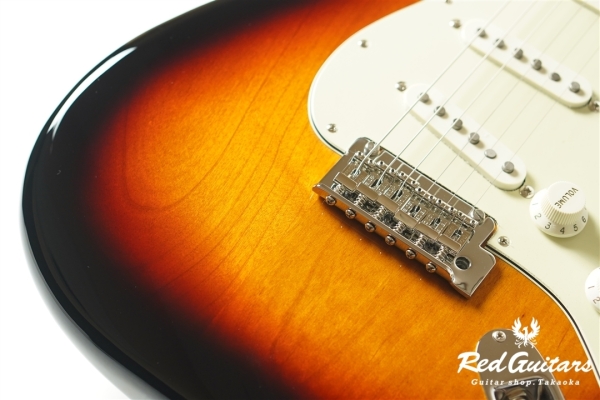  Made in Japan Hybrid II Stratocaster - 3-Color Sunburst